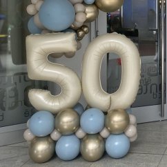 Číslo na velkém balónkovém podstavci - dvouciferné